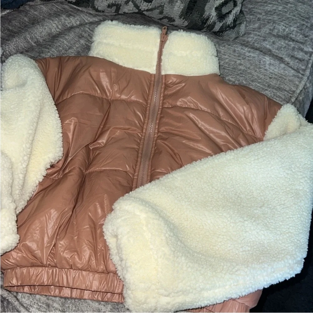 For Love & Lemons Niko Puffer - Picture 4 of 9